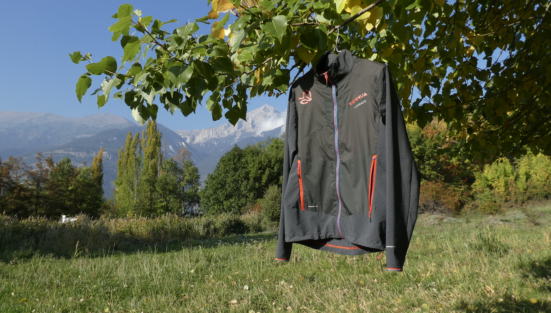 ISPO presents the field test of the Ternua Kinetic Hybrid Jacket by the Italian mountain pros from Mountainreview
